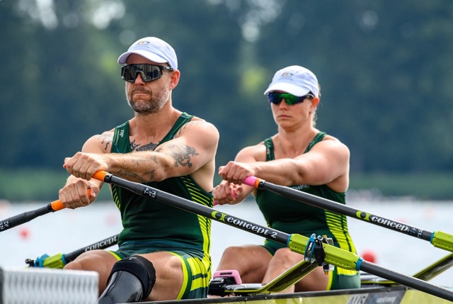 Jed Altschwager rowing alongside a teammate in Australian colours