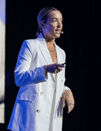 Dr Nici Sweaney