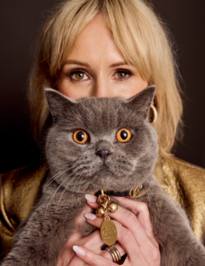 Anneke Van Den Broek and cat