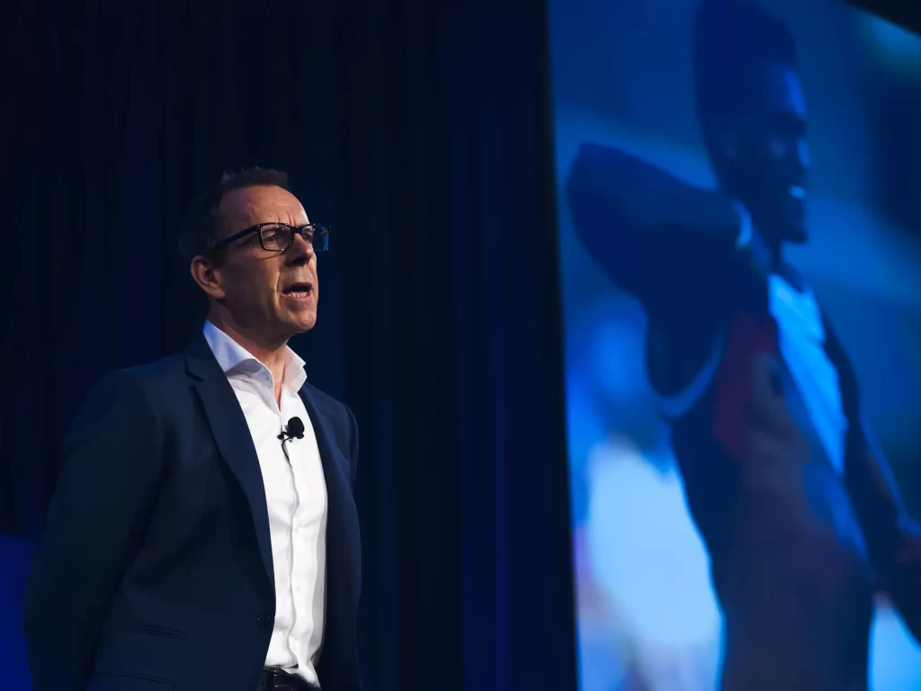 Cameron Schwab speaking at a business event
