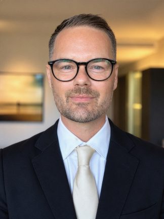 Dr Nathan Jones, leadership speaker on emotional intelligence
