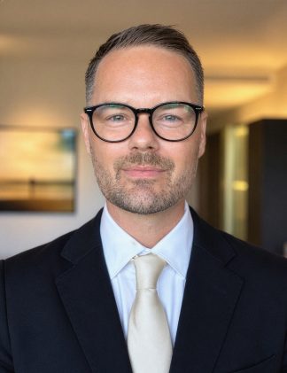 Dr Nathan Jones, leadership speaker on emotional intelligence